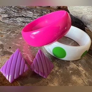 Retro Y2K Lucite? Thermoset? Neon Dotted Green & White Chunky Bangles & Earrings